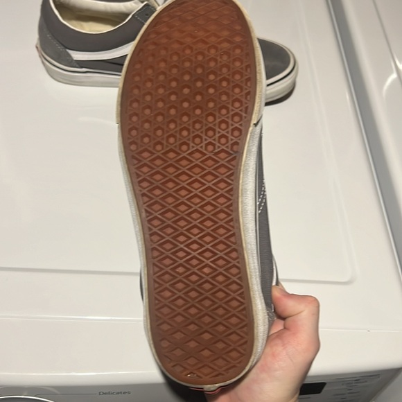 Vans - Picture 5 of 11